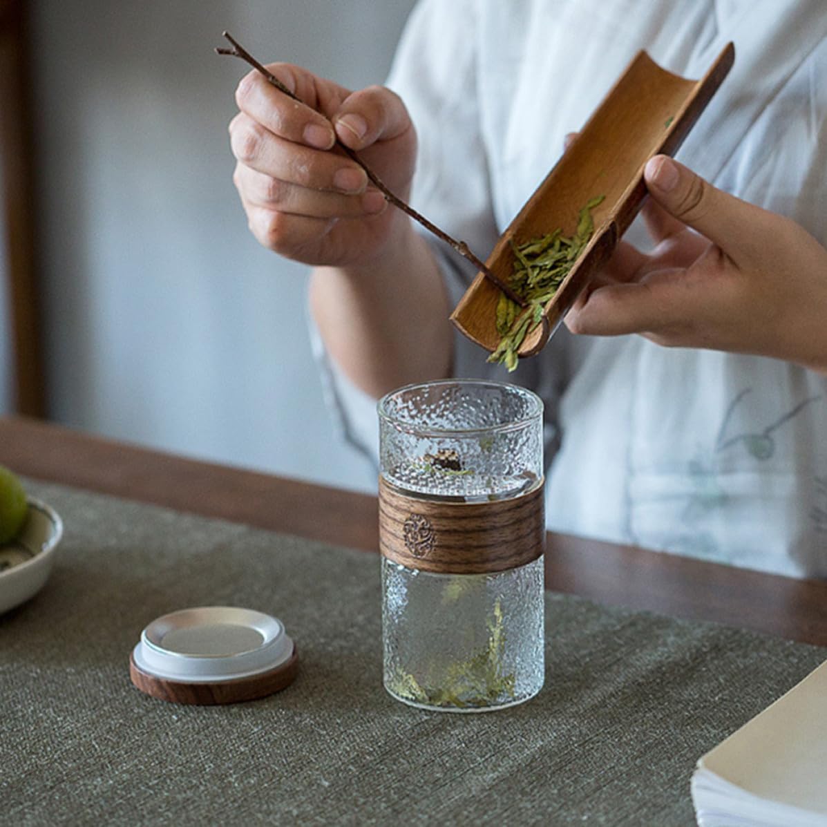 VILLCASE Glass Tea Cup with Lid and Built in Infuser for Office