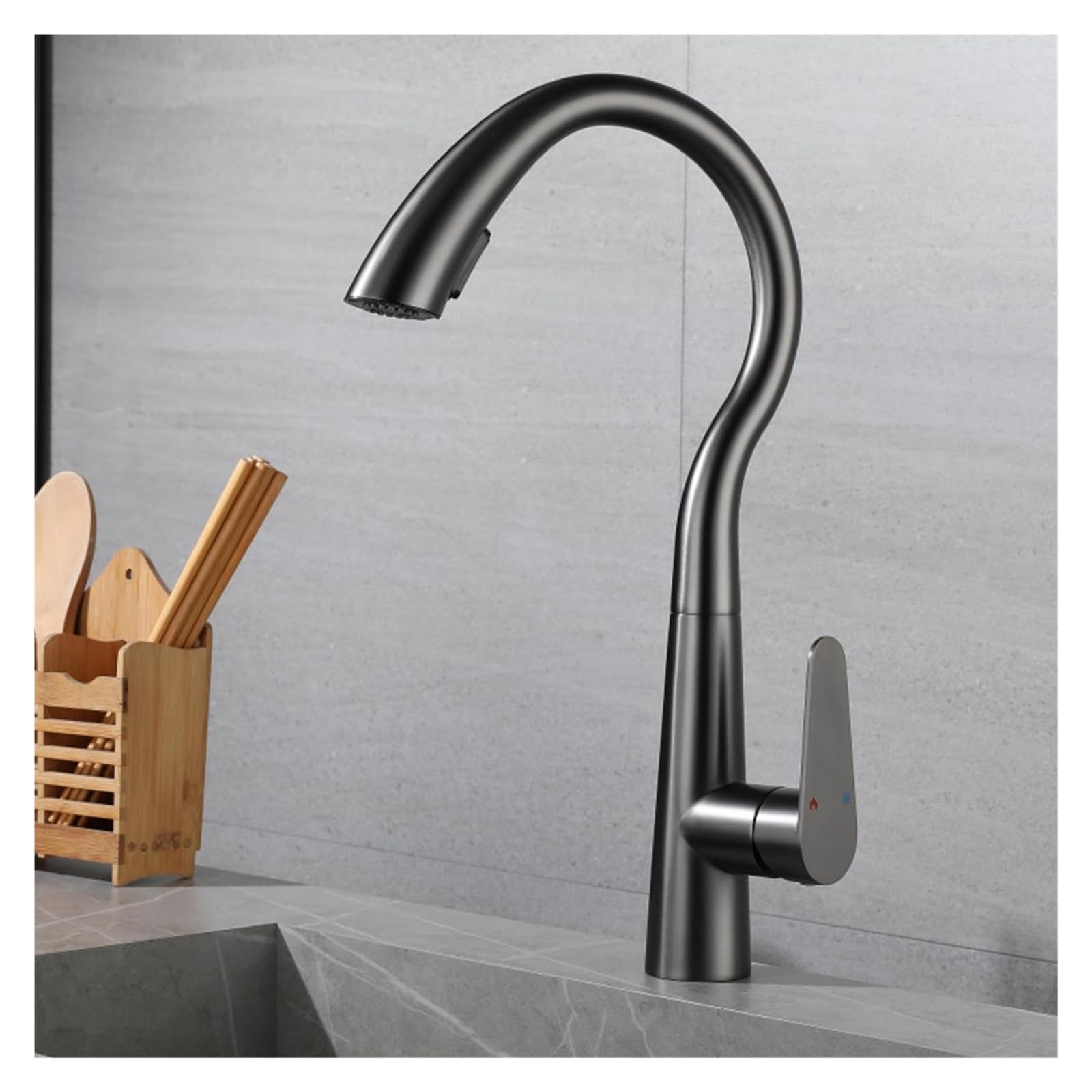 Robinet d'évier de cuisine extractible pistolet gris pour un nettoyage précis à l'eau chaude