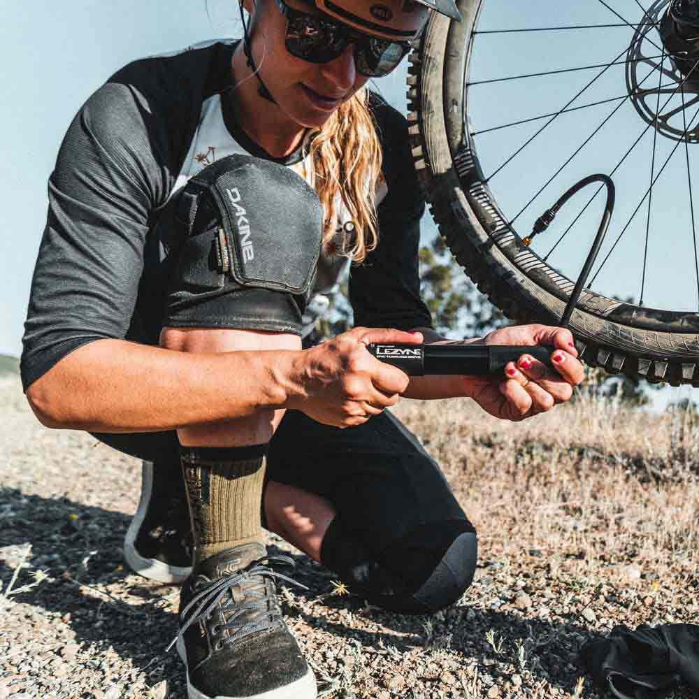Lezyne Mini Pompe à air sans tubeless Drive - Unisexe - pour Adulte - Noir - 17,3 cm