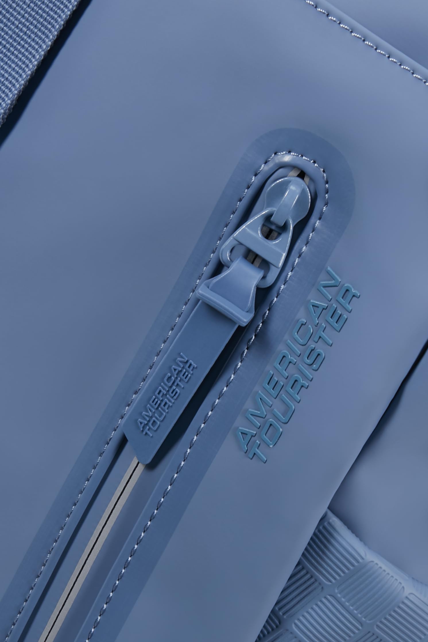 American Tourister Urban Tide - Mochila PC Rolltop 14", Mochila Business & Viaje Repelente al Agua, para Oficina, Escuela, Universidad & Viajes - Azul (Storm Blue)
