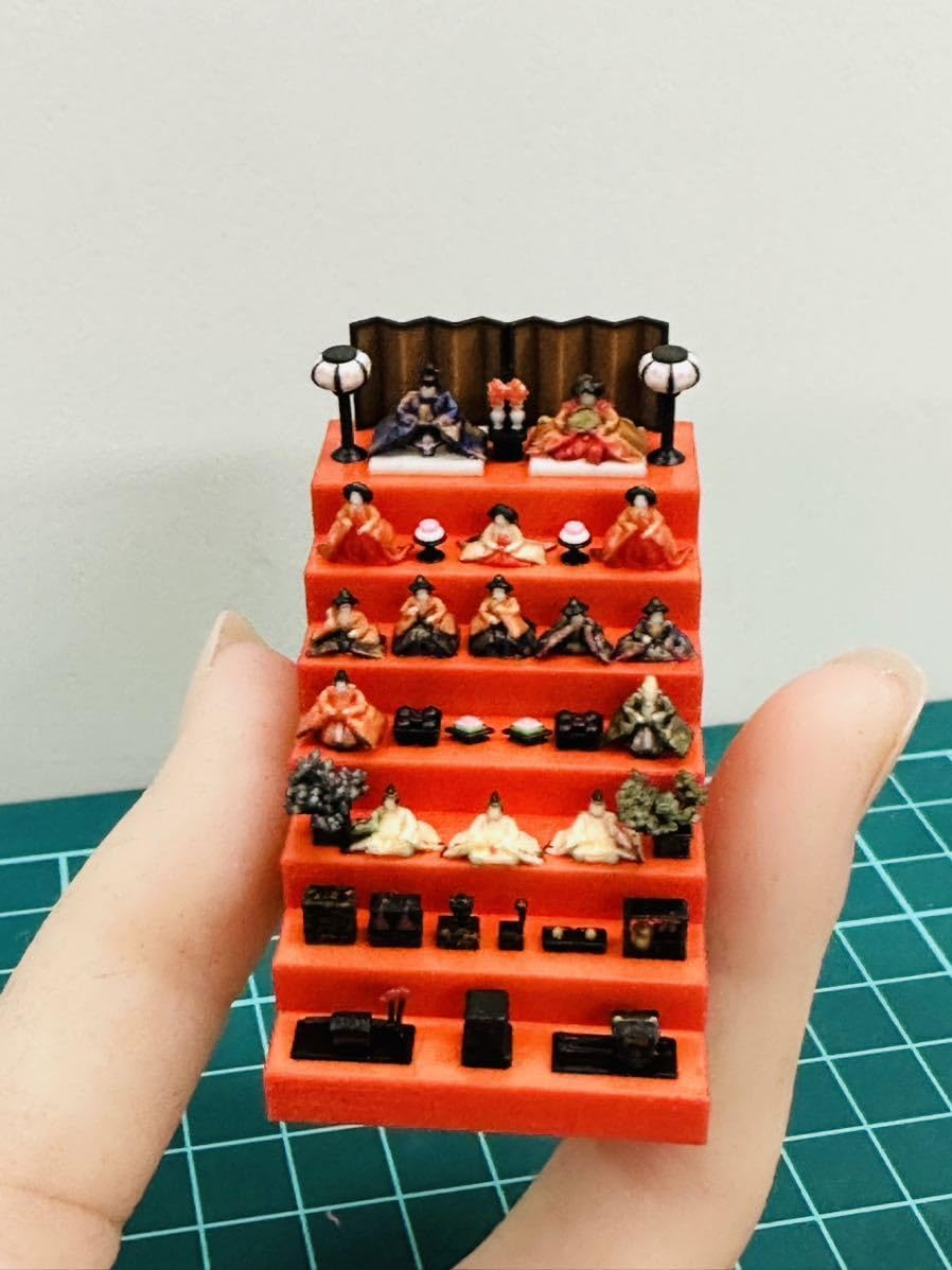 作家様　小さな雛人形 お雛様　ミニチュア　豆雛　アンティーク ミニチュア☆ひな人形☆豆雛☆横幅3cm☆雛人形 リアルフィギュア