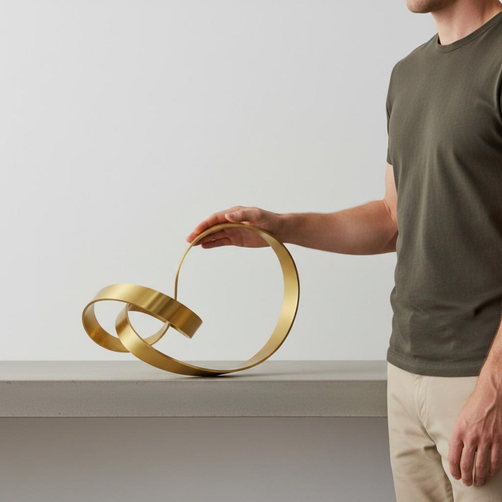 Scultura Nastro in Ottone Decorazione Moderna Soprammobile Tavolino Consolle Brillante Effetto Luminoso Adatta per Salotto Studio Reception Residenza, Bronzo Antico, Medio 250 180 180