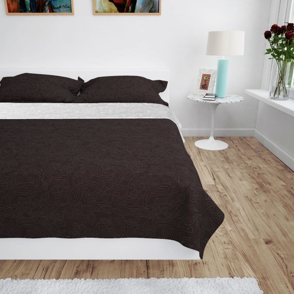 Couvre-lit matelassé réversible crème et marron 220x240 pour l'ambiance cosy d'une chambre d'hôtel