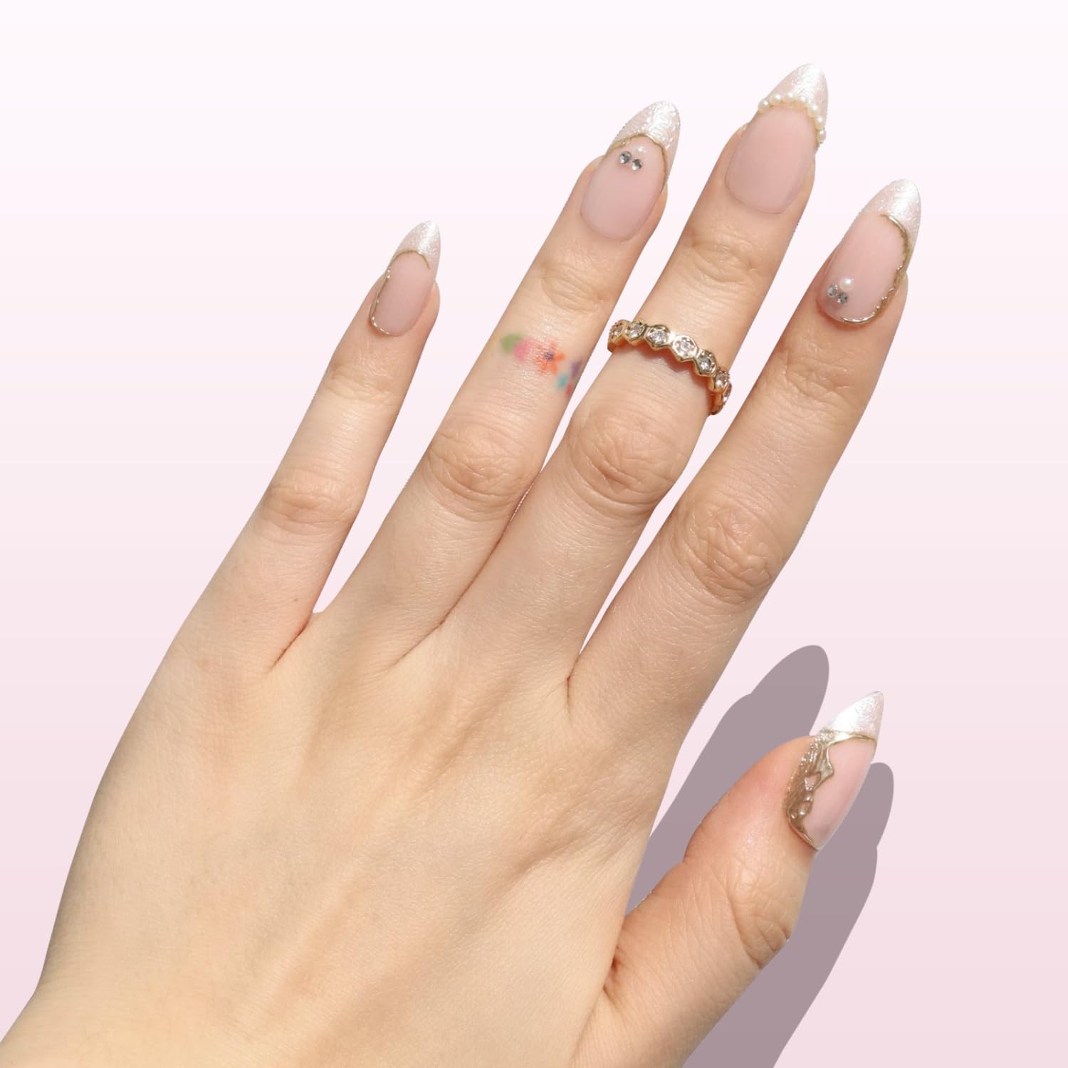 Nail Reformation Press on Nails French Tip Nude Medium Mandel Fake Nails mit Perle & funkelnden Edelsteinen in glänzendem Finish, Salon-Qualität, wiederverwendbare Nägel zum Aufkleben in 15 Größen