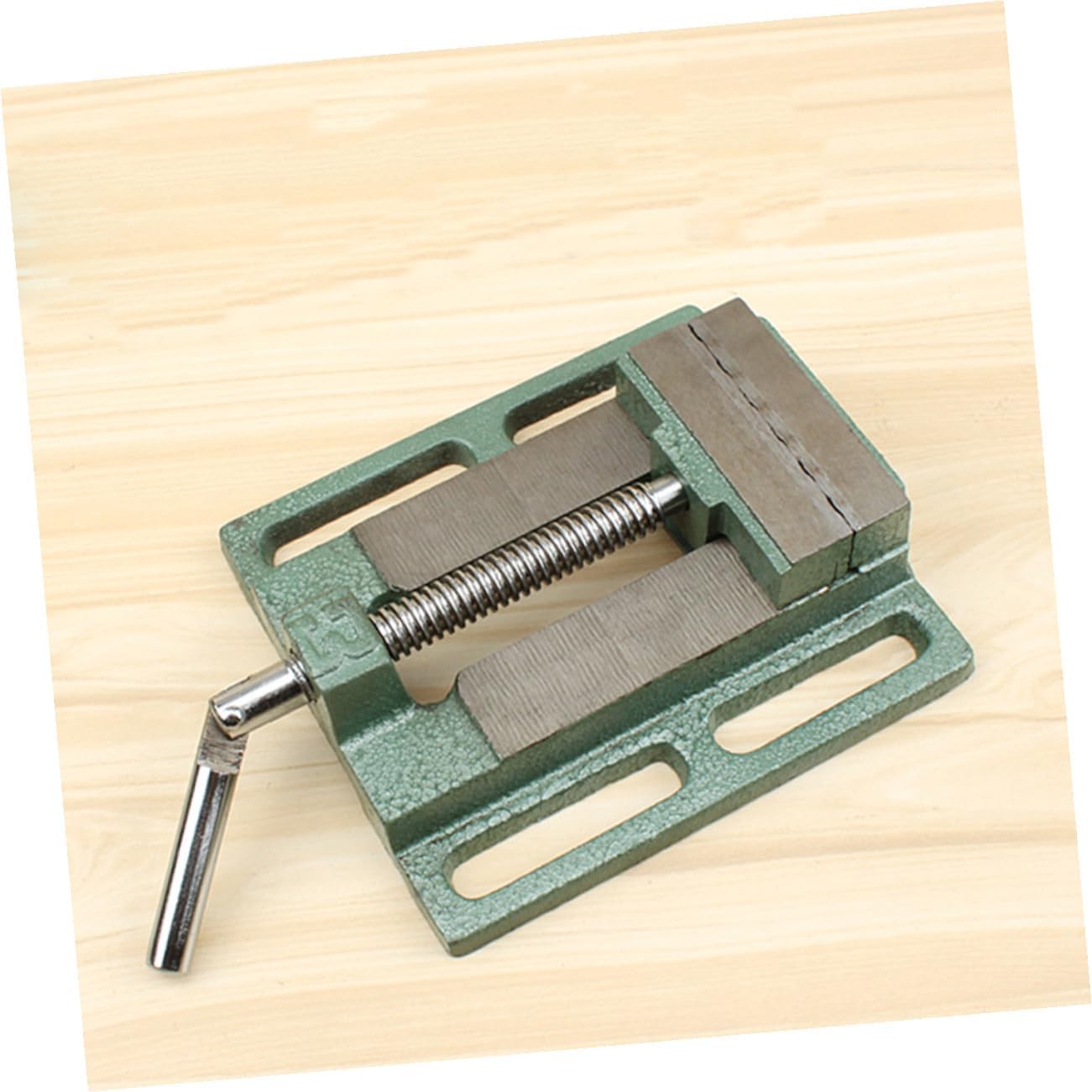 CALLARON 4 Inch Drill Press Vise and Bench Clamp Cast Iron Table Vise for Woodworking Milling Drilling Machine Small Workholding Device Random Color
