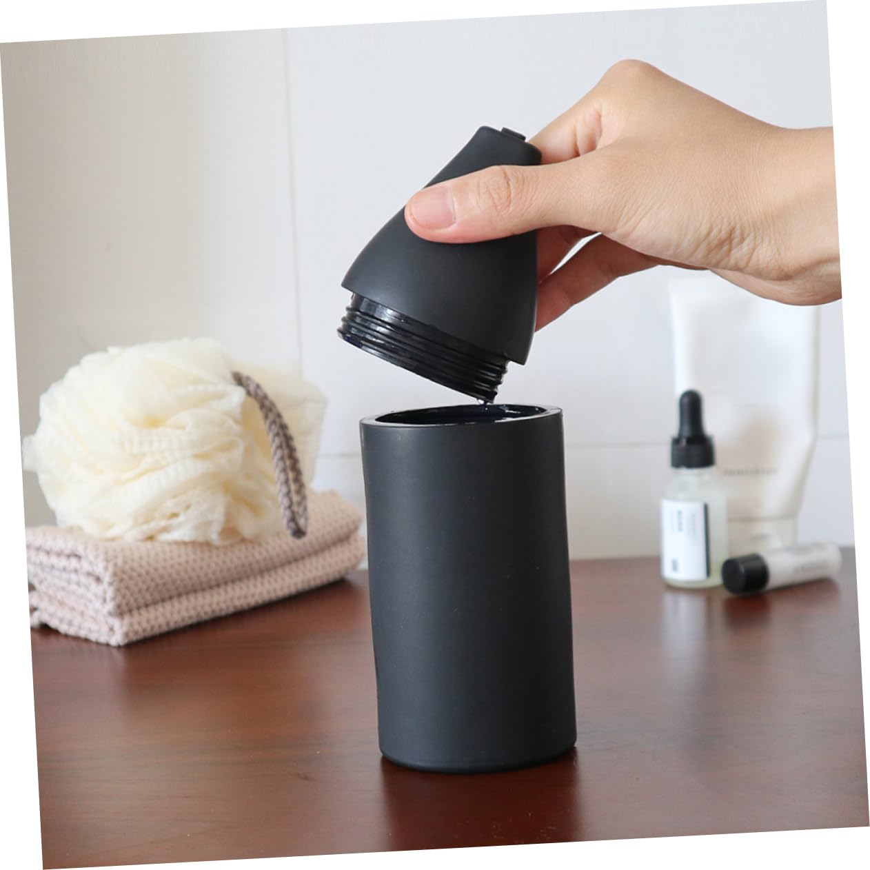 Ipetboom Silikon Handspender mit Quetschdesign zum Befüllen von Flüssigwaschmittel und Seife Nachfüllbare Küchenlotionflasche Geeignet für Küche und Badezimmer