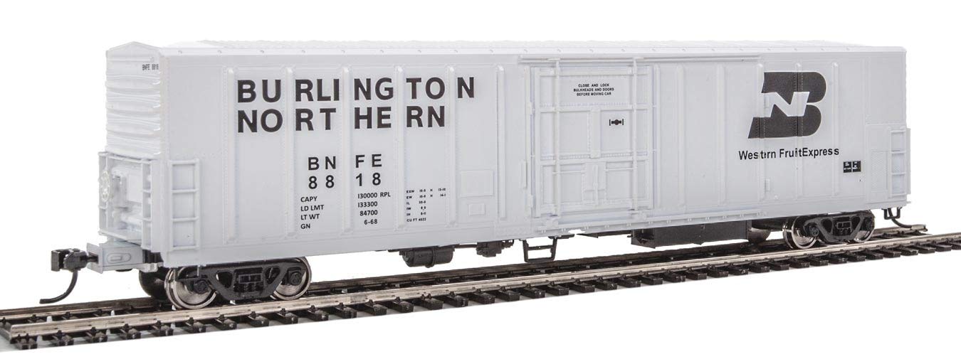 Walthers Mainline 910-3928 57' Mechanical Reefer Burlington Northern 8818