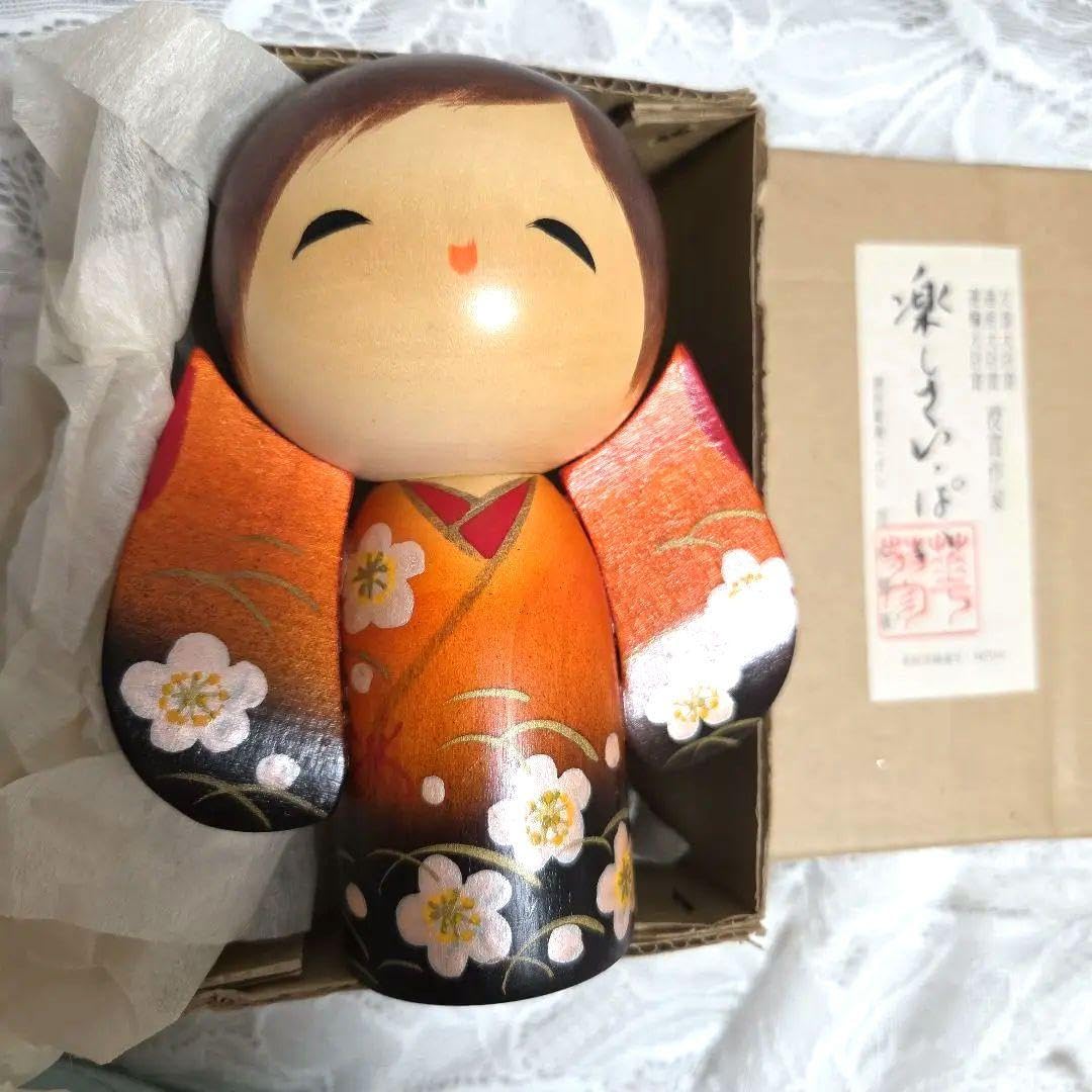 青木 蓼華作　木彫り こけし 創作こけし 人形 Amazon.co.jp: 作家 青木蓼華 創作彫像こけし 楽しさいっぱい 伝統工芸