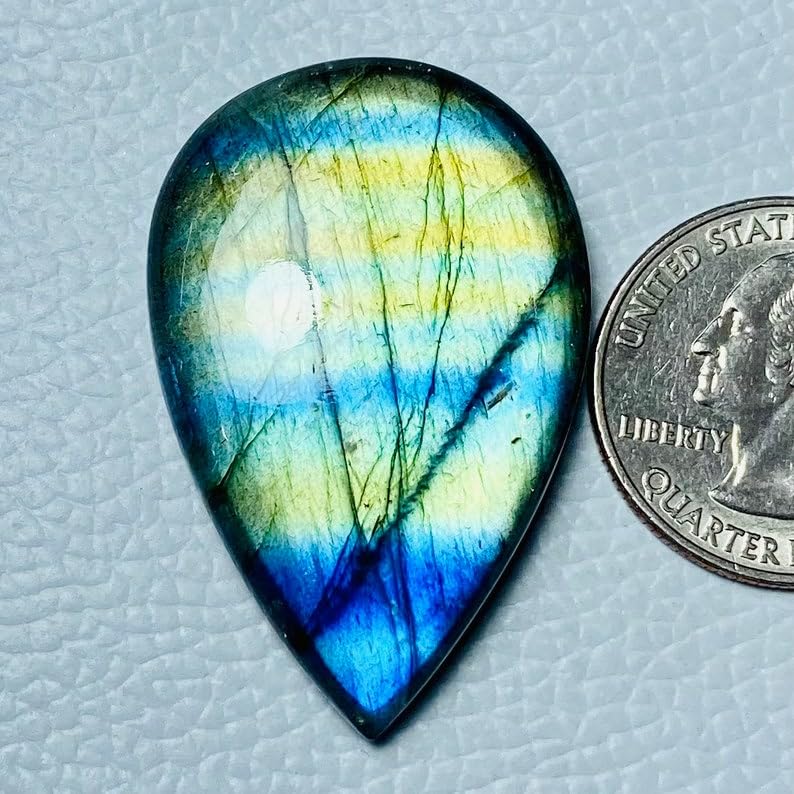 Cabochon en labradorite naturelle 41x26mm d'exception pour grand pendentif unique
