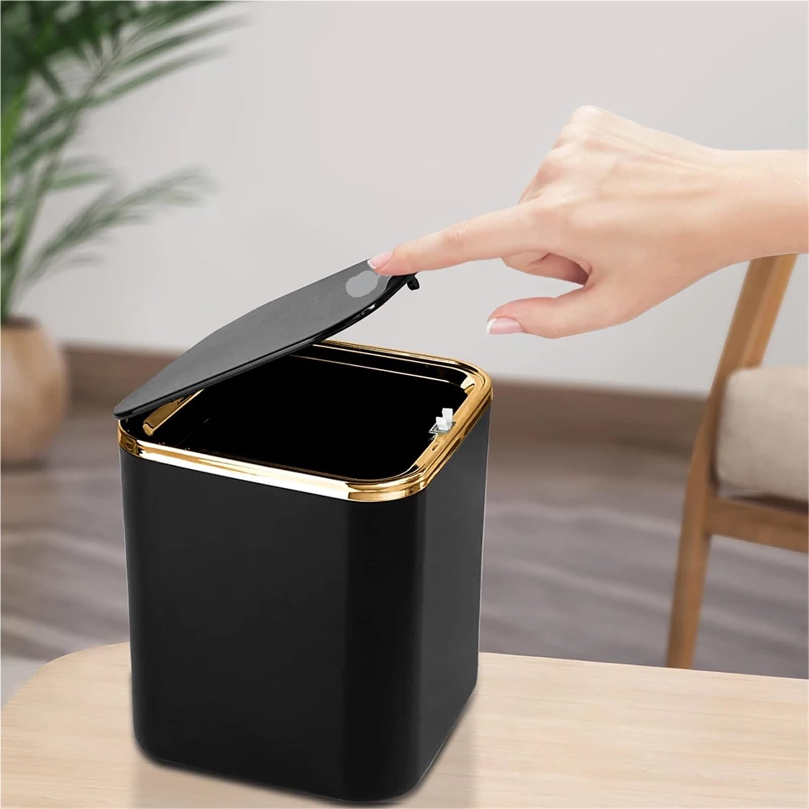 Portarifiuti A Parete Mini contenitori for rifiuti Cestino della spazzatura da tavolo Tavolo da casa Pattumiera in plastica Forniture for ufficio Pattumiere Auto Articoli vari portatili Scatola barile