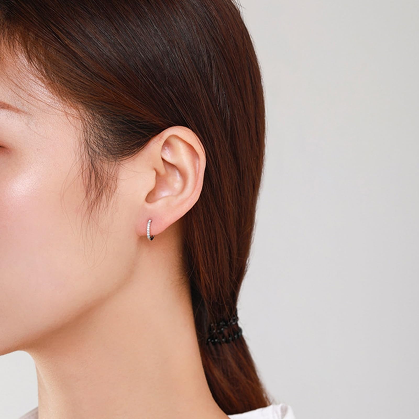 Pendientes delicados para mujer, moissanita blanca, aretes de aro dorados para ella, redondos simples