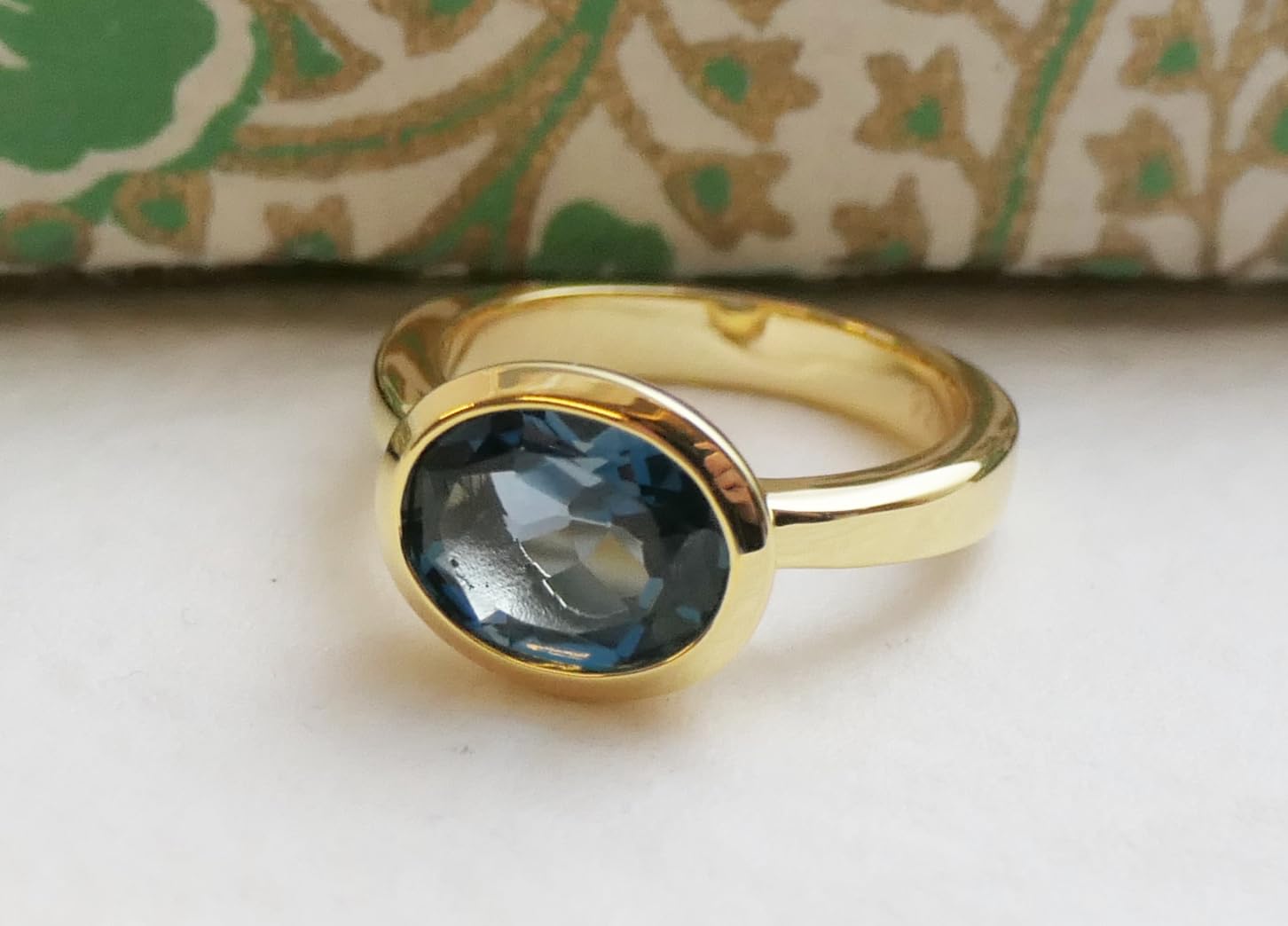 Anillo de plata de ley chapada en oro con topacio azul Londres US Size 7 / Diameter 17.3