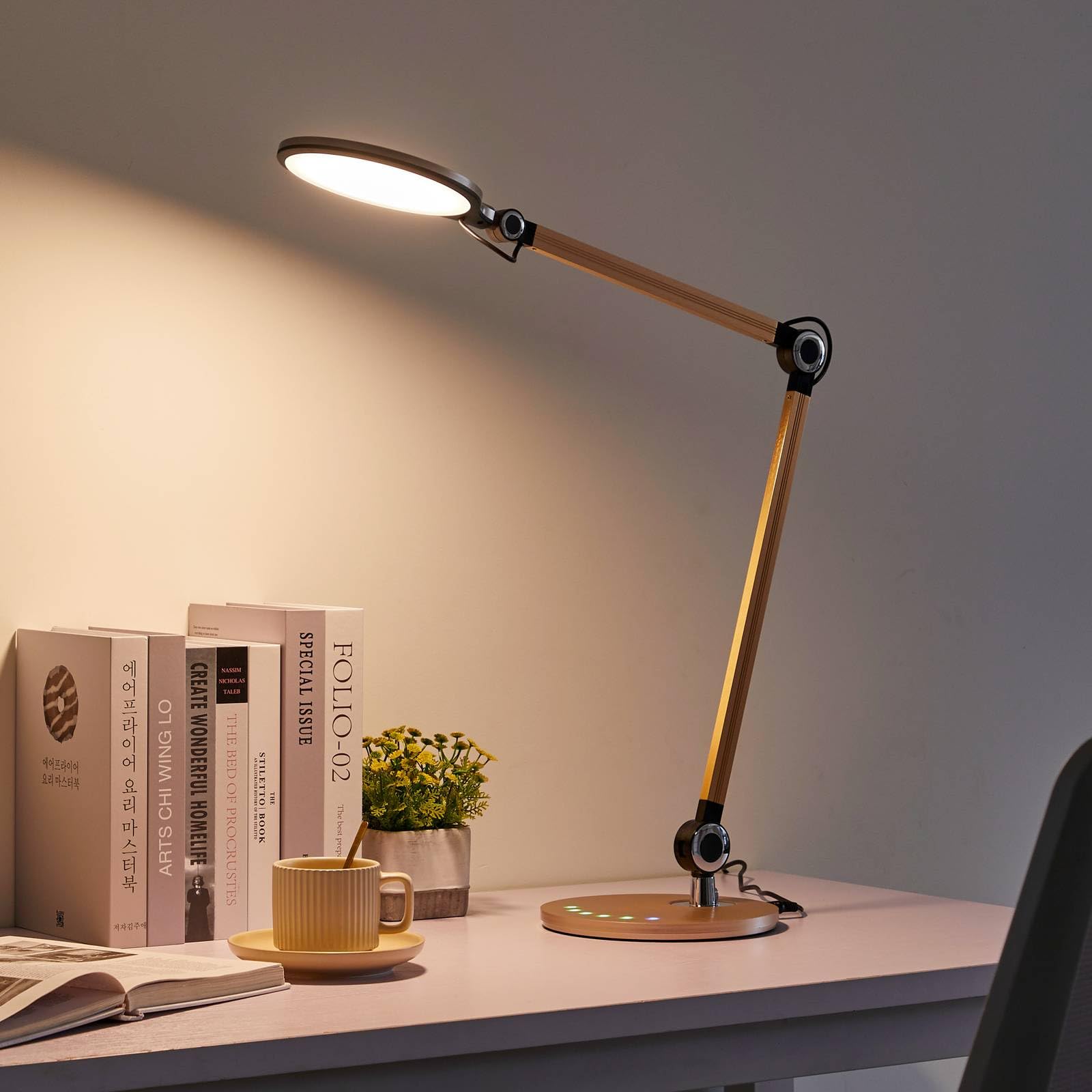 Lindby LED Tischlampe Nyxaris dimmbar (Modern) in Gold/Messing (1 flammig,) - Tischleuchte Schreibtischlampe Nachttischlampe Arbeitszimmerleuchte