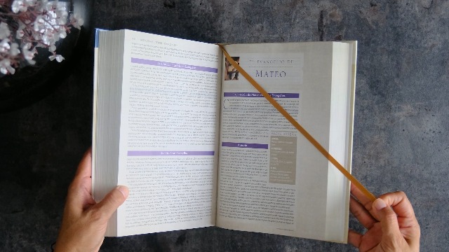 Image of RVR, Biblia de estudio trasfondo cultural (El contexto lo cambia todo), Tapa dura, Interior a color, Comfort Print: Explora el mundo antiguo de la Escritura (Spanish Edition)