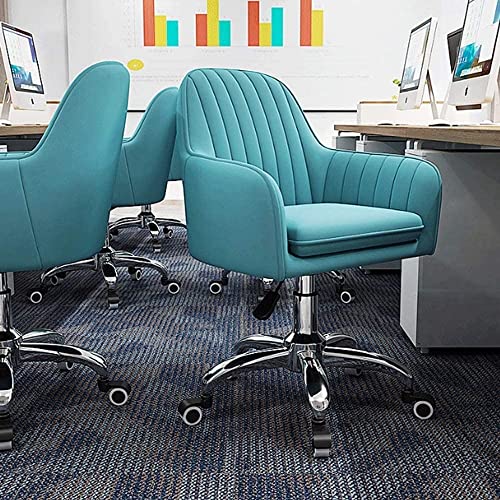 Chaise de travail rose pour un coin bureau chaleureux