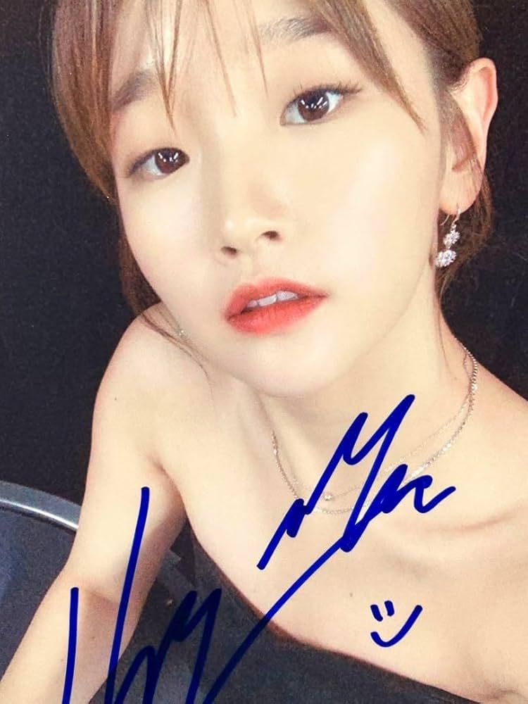 パク・シネ直筆サイン入り2Lサイズ写真…Park Shin-hye… Amazon.co.jp: パクシネ直筆サイン入り2Lサイズ写真…Park Shin