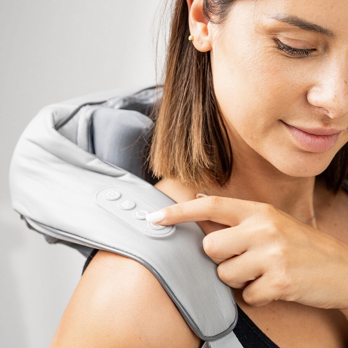 Silax Elektrisches Massagegerät, 6D, wiederaufladbar, USB-C, 6 bidirektionale Knoten, 3 Modi, 3 Geschwindigkeitsstufen, einstellbare Wärmefunktion, abnehmbarer Bezug, Nacken, Rücken, Schultern