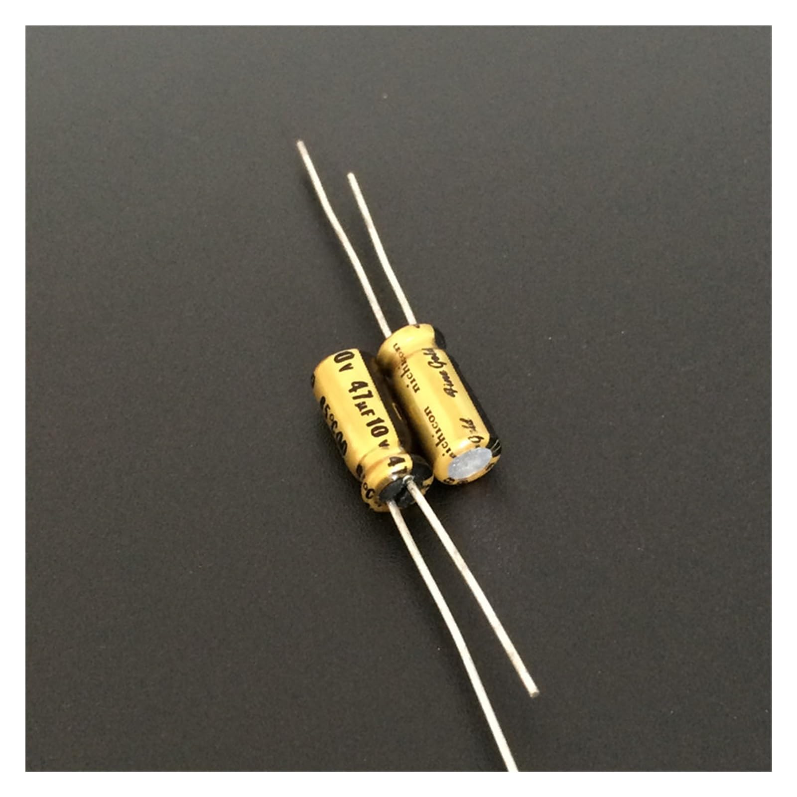 Condensateur audio 47uF 10V pour réparer votre amplificateur de salon et vos enceintes vintage