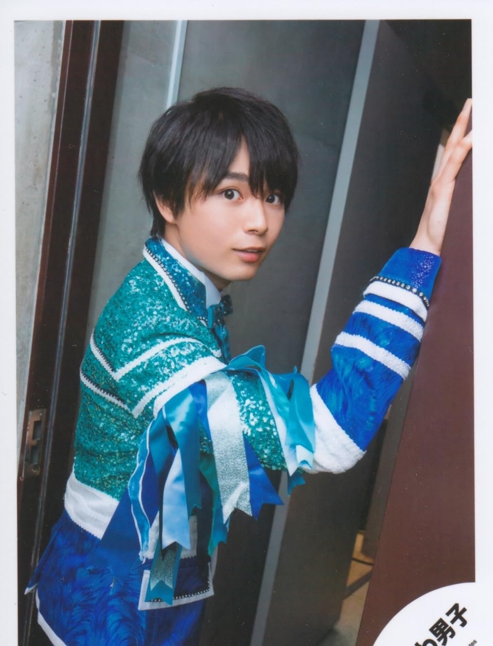 Amazon.co.jp: なにわ男子 公式 生 写真（大西流星）J00357 : 家電＆カメラ