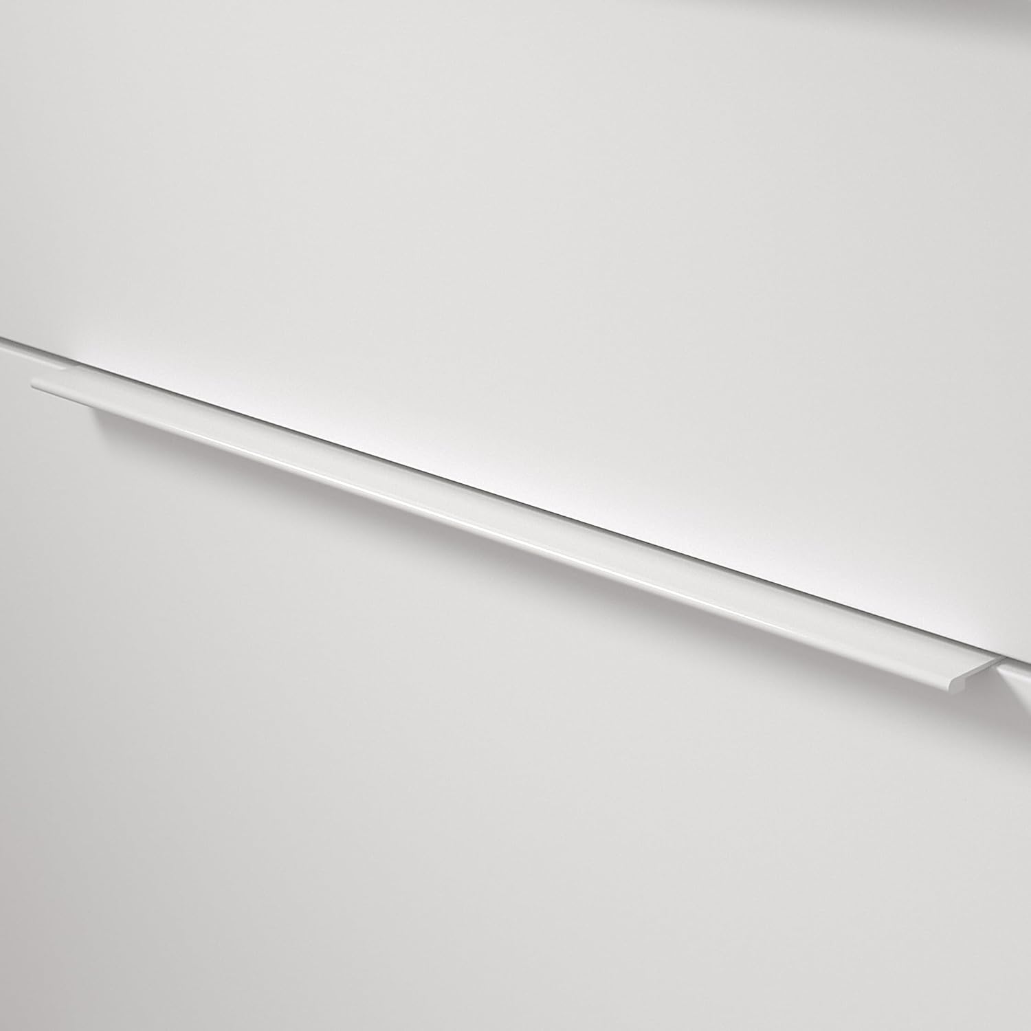 Richelieu Hardware BP989841630 Lincoln Collection 7 9/16-inch (192 mm) to 16 3/8-inch (416 mm) Center-to-Center White Modern Cabinet and Drawer Edge Pull Handle for Kitchen, Bathroom, and Furniture