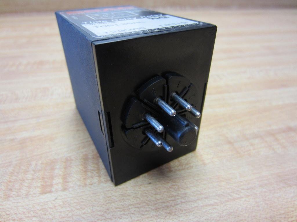 TDB120AL TIME DELAY RELAYNEW IN A BOX