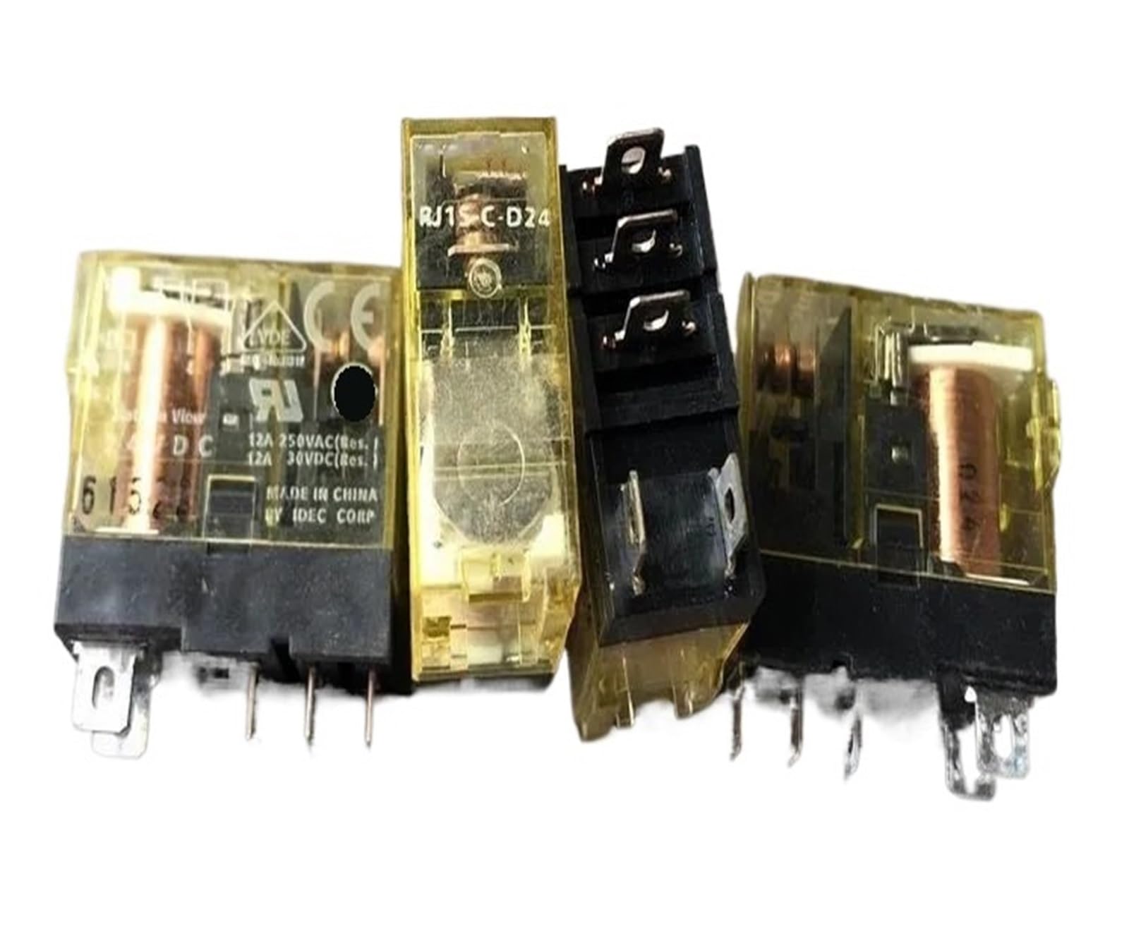 Relé G2R-1-S-24V-12A con alta capacidad de conmutación 5 pines