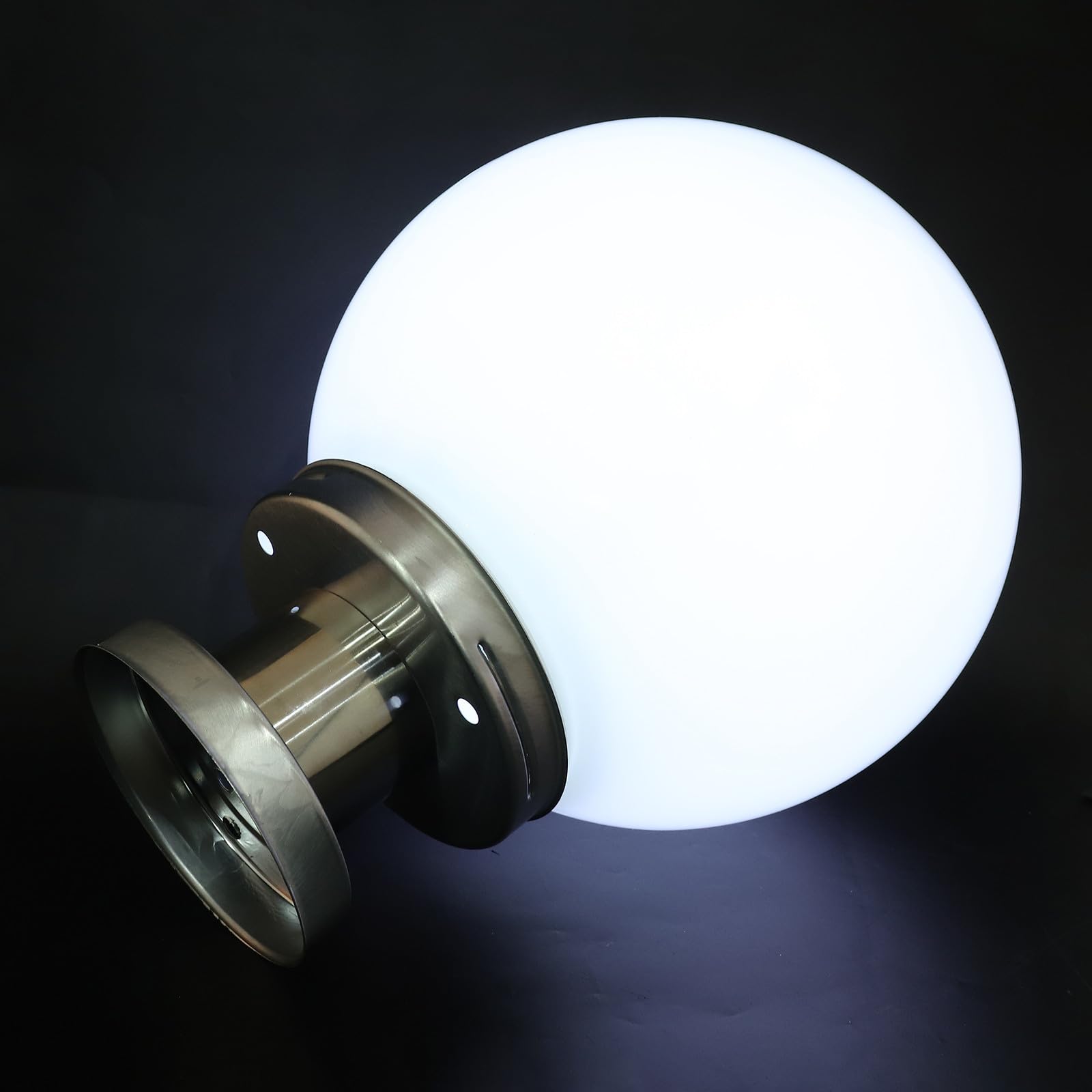 Lampada Solare a Sfera per Esterni Bianca in Plastica