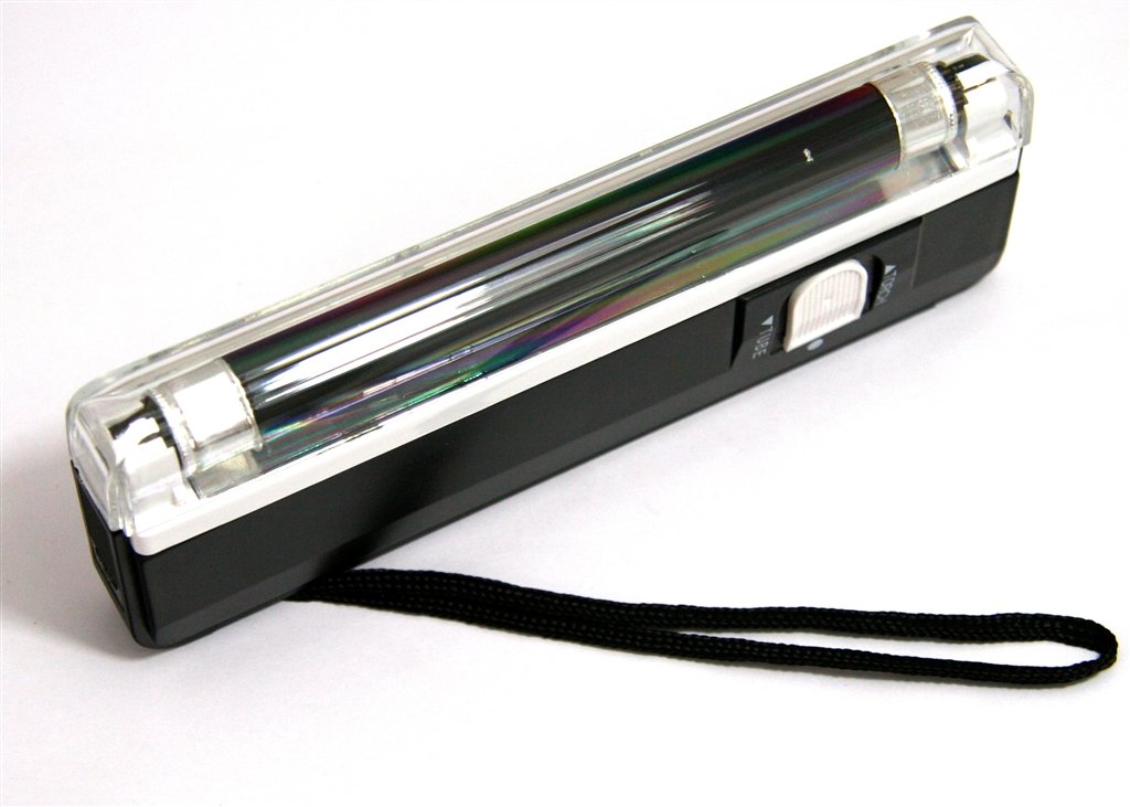 Lampe UV Portable 254 Nm Pour Détection Billets Et Timbres - Neuf Avec Piles AA