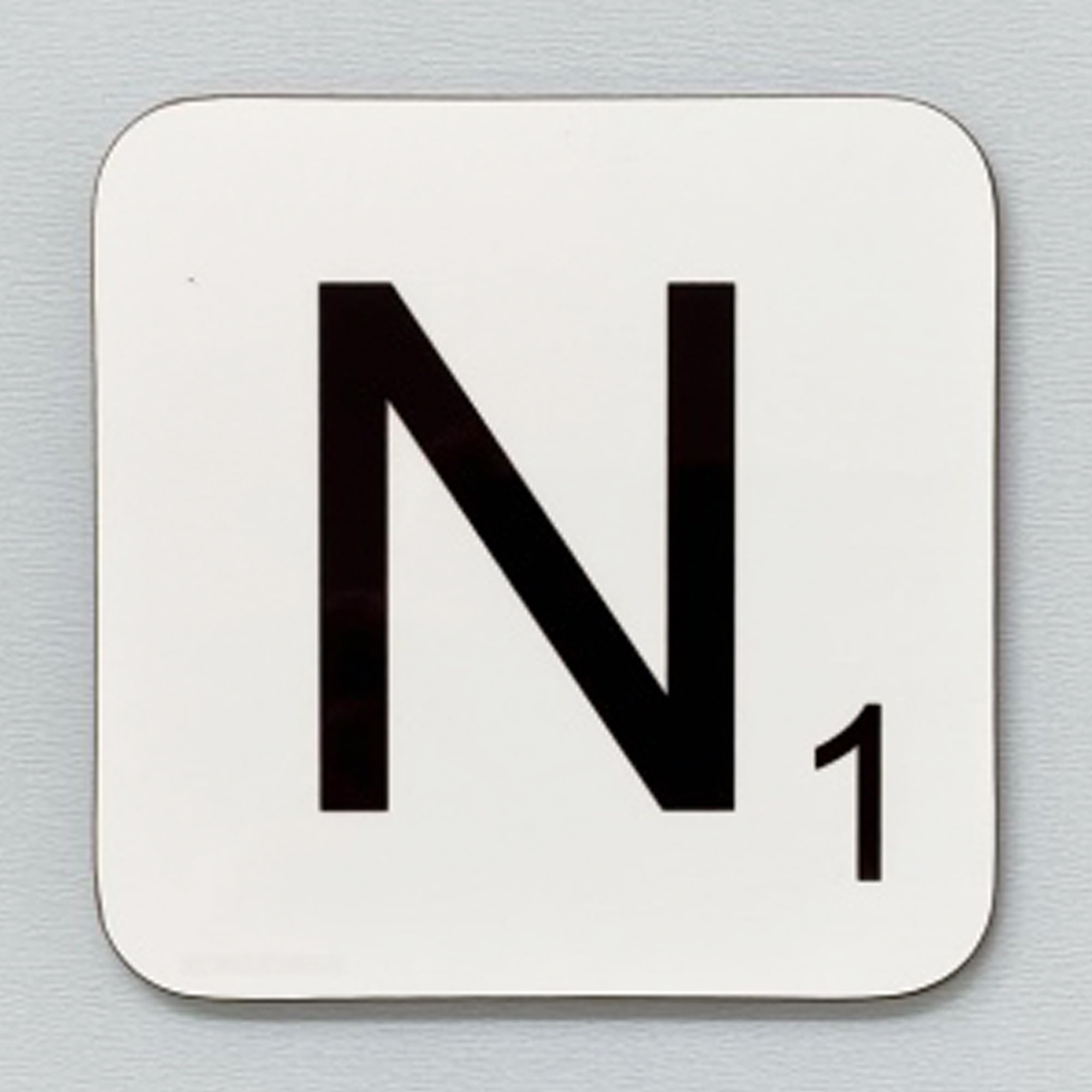 N Scrabble Letter - Fun Word Games Themed Design - Drinks Coaster - Hardboard - 9cm x 9cm - Gloss Finish