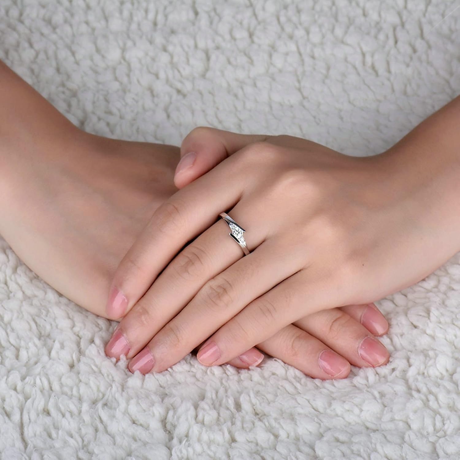 Women's Wedding Rings Platinum 0.2ct Round Shape Diamond with 0.03ct Diamond Engagement Ring for Girls