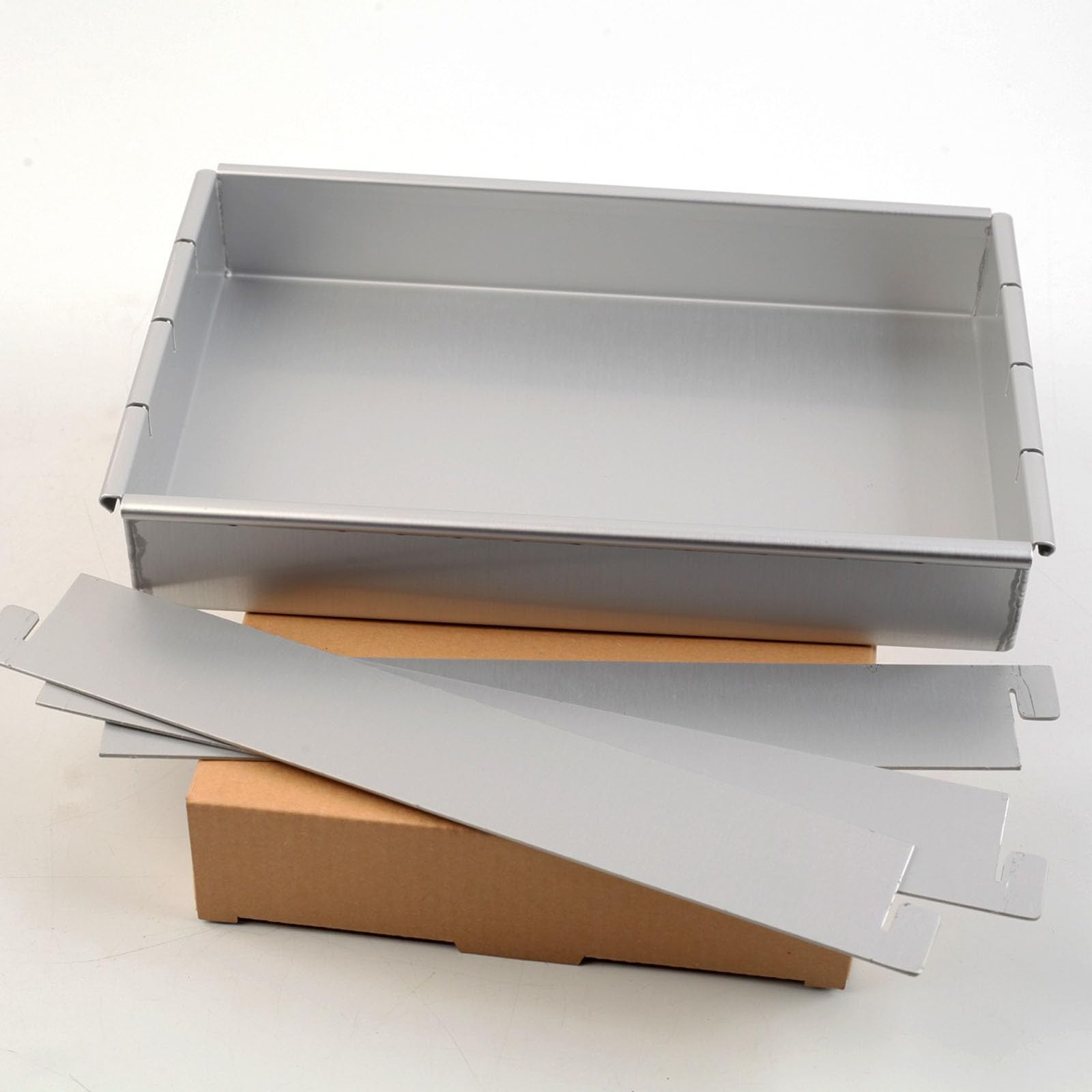 Battenberg Kuchenform aus Aluminium mit 3 Trennwänden, abnehmbare Antihaft-Kuchenform für gleichmäßige Abschnitte und einfaches Herauslösen