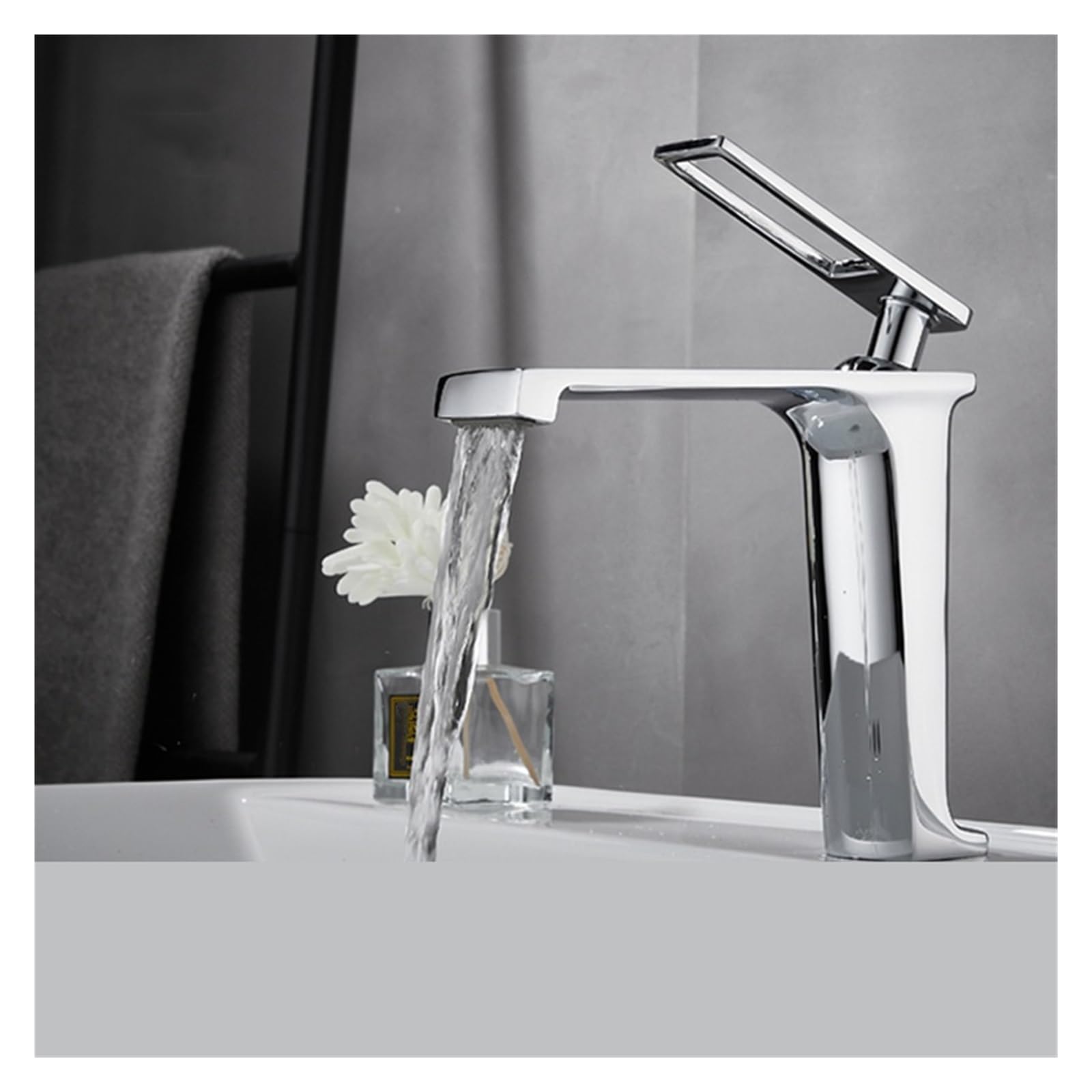 Robinet mitigeur de lavabo chromé en acier inoxydable pour eau chaude et froide