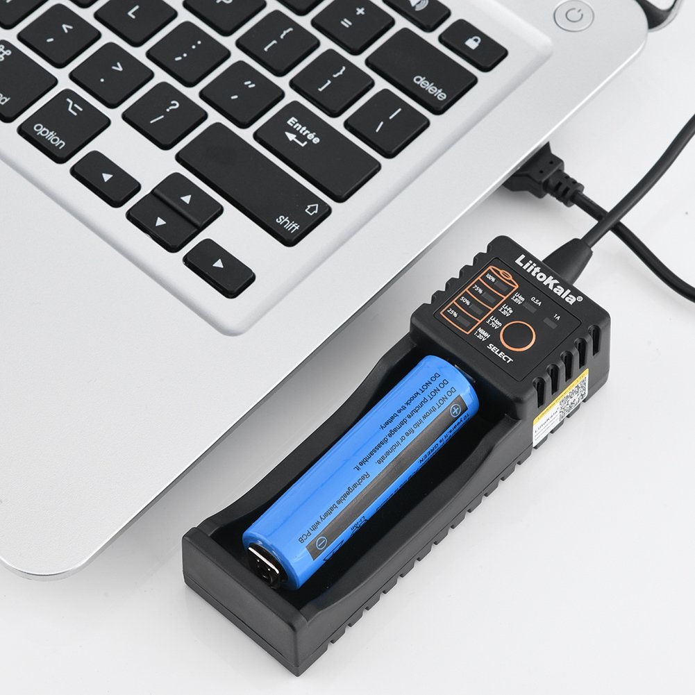 Smart Charger, Universal Intelligent LED Battery Charger, Mini Multi Function USB Battery AA Fast 1.2V / 3.7V / 3V / 3.85V