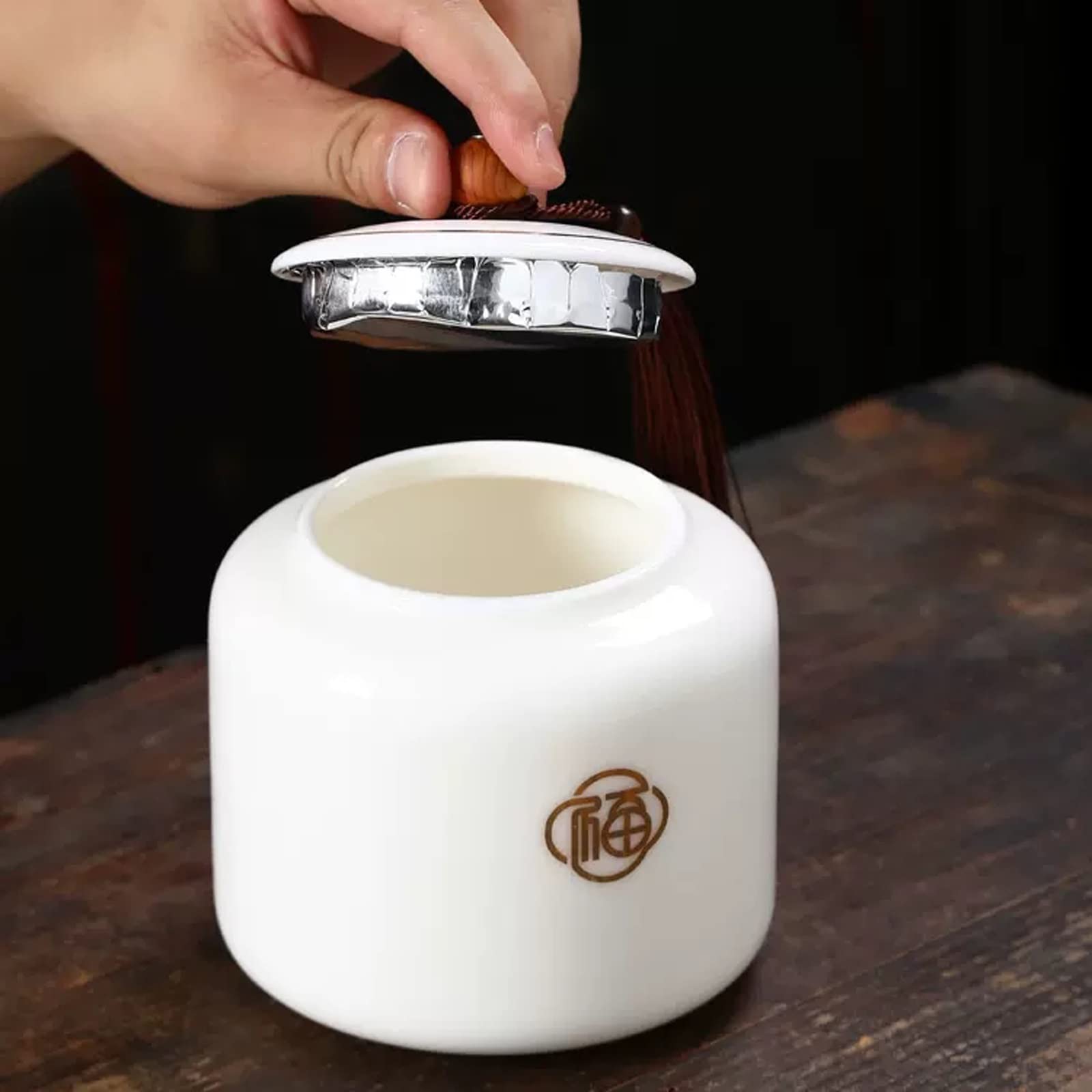 pojemniki na herbatę, kawę i cukier Wykwintny pojemnik na herbatę z białej porcelany sypką