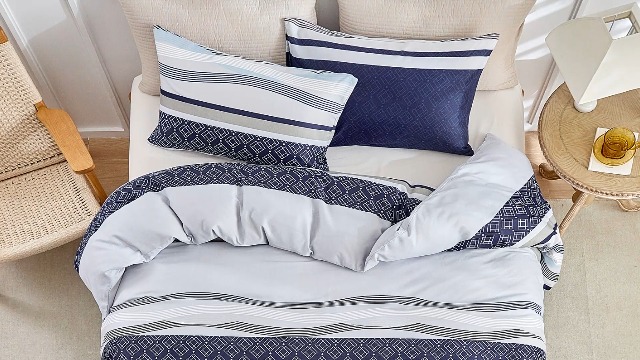 Parure De Lit 2 Personnes 220x240 Cm - Microfibre Douce Rayures Jaune/blanc - Avec 2 Taies D'oreiller 65x65