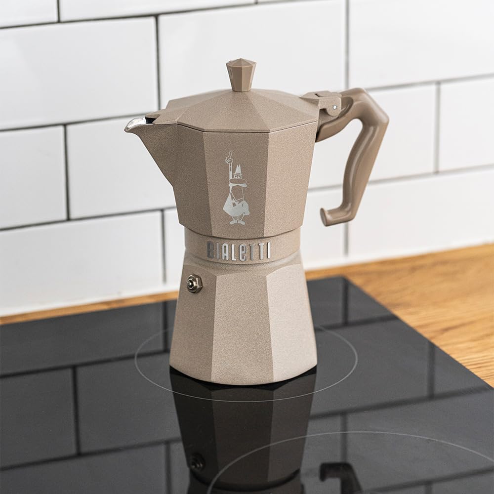 Bialetti Moka Exclusive Octagonal Induction 6 Tasses – Cafetière Espresso en Aluminium et Acier, Sable du Désert – Compatible Gaz et Induction