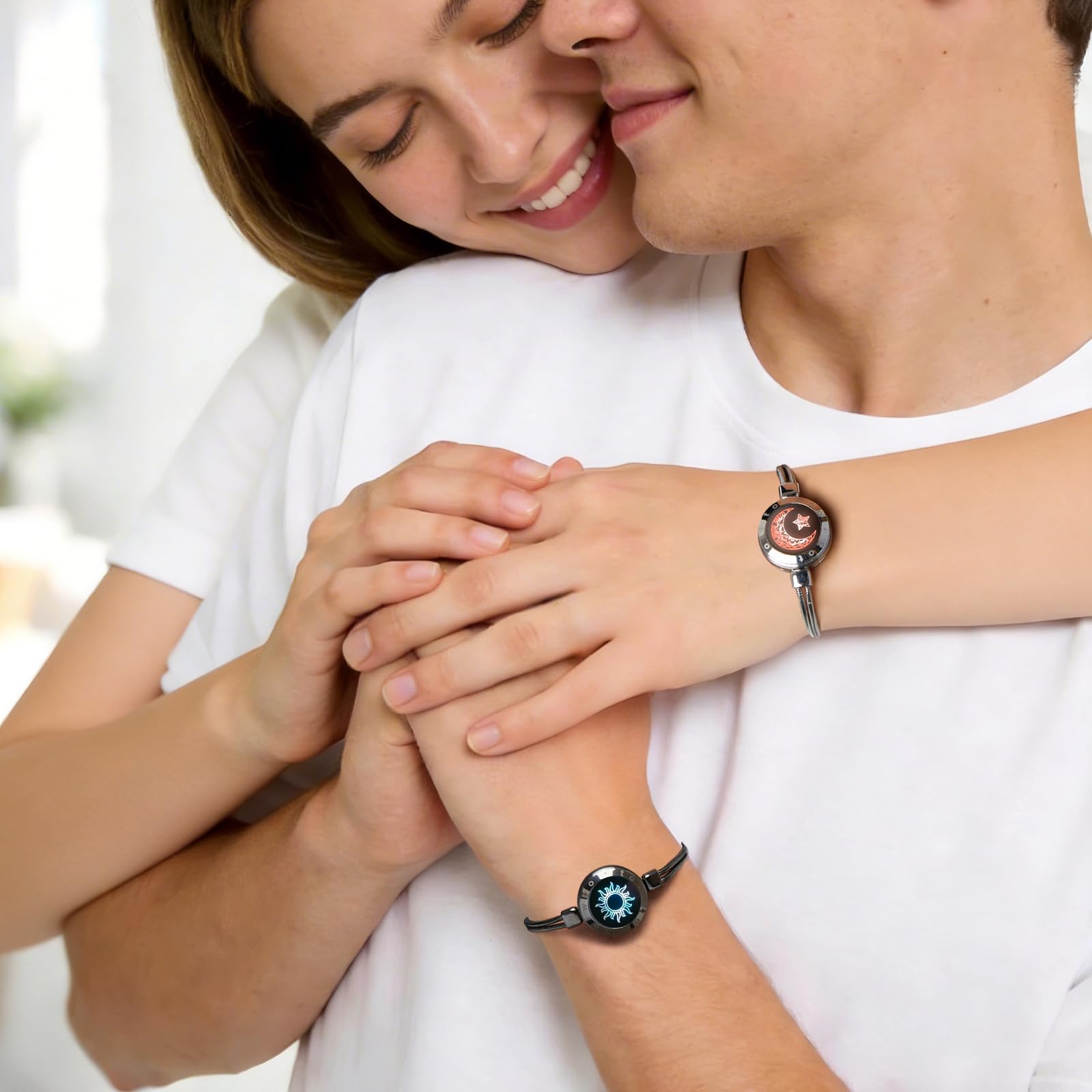 TOTWOO Pulseras de Pareja con Vibración, Iluminación y Toque a Distancia, Emparejamiento Bluetooth Uno a Uno por App, Regalo Romántico para Parejas a Distancia, Acero Inoxidable 316