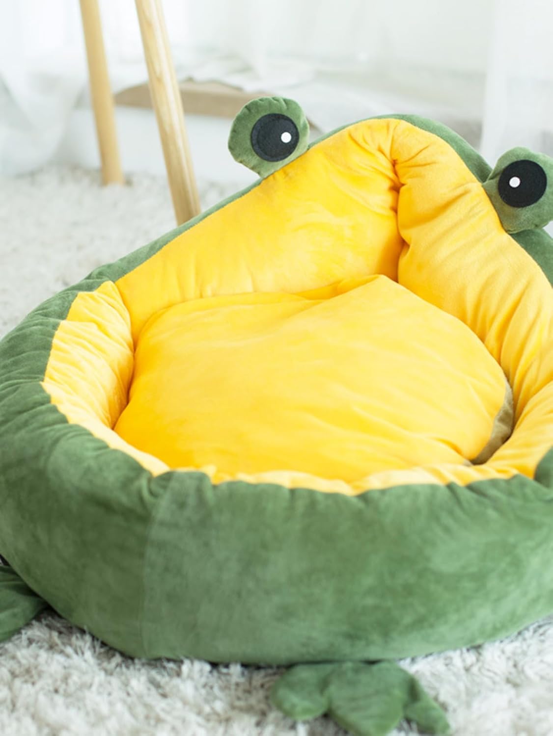 review QWINEE Cat Dog Crate Mat Puppy Sleeping Bed Soft and Warm Nest Round Washable Pet Bed for Small Medium Dogs Cats Kitten Green L