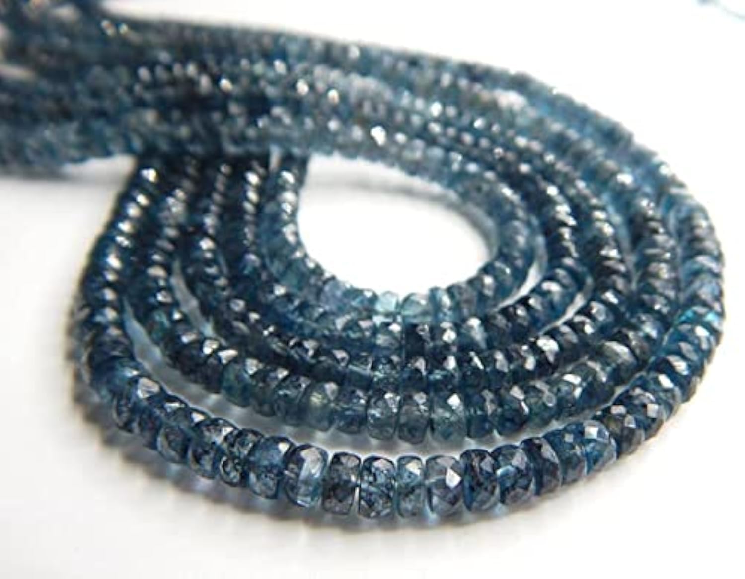 Cyanite verte perles rondelles facettées 4x3.5mm fil de pierre naturelle 8 pouces