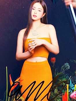 シン・セギョン直筆サイン入り2Lサイズ写真…Shin Sae-kyeong 61Fm7wHvDHL._AC_UF350,