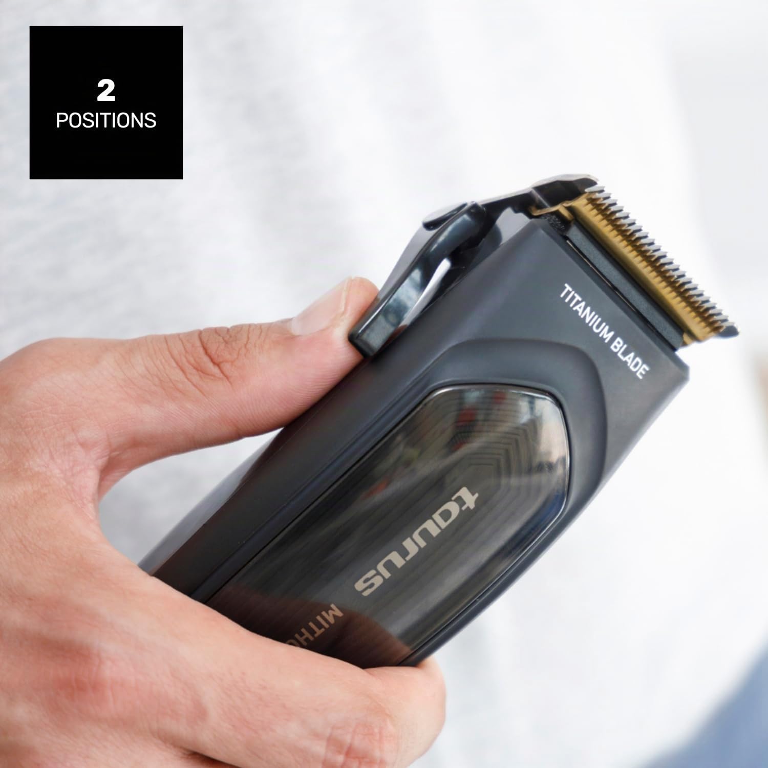 Taurus - Tondeuse à cheveux professionnelle Mithos Avant 6W | 4 Sabots | Lames Titanium | 10 Niveaux de coupe | Moteur AC 3000 rpm | Levier réglable | Câble | Accessoires nettoyage | Gris