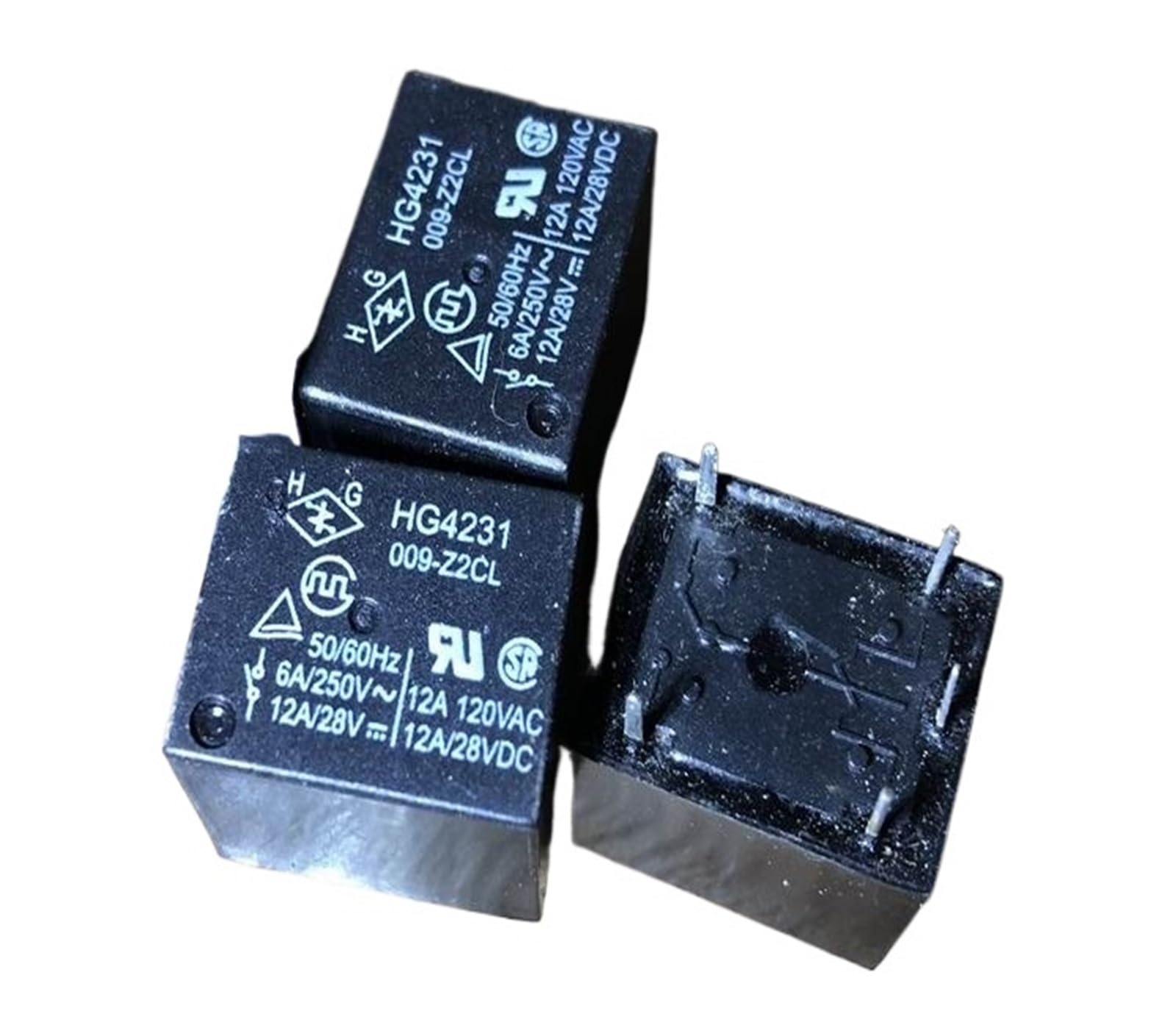 Relais T73-1C-9V NISZA pour réparer une carte électronique de chaudière