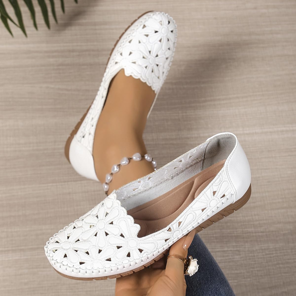 Mocasines planos para mujer, diseño floral, huecos, transpirables, ligeros, ortopédicos, sin cordones, zapatos de ballet anchos ortopédicos, White, 39.5 EU