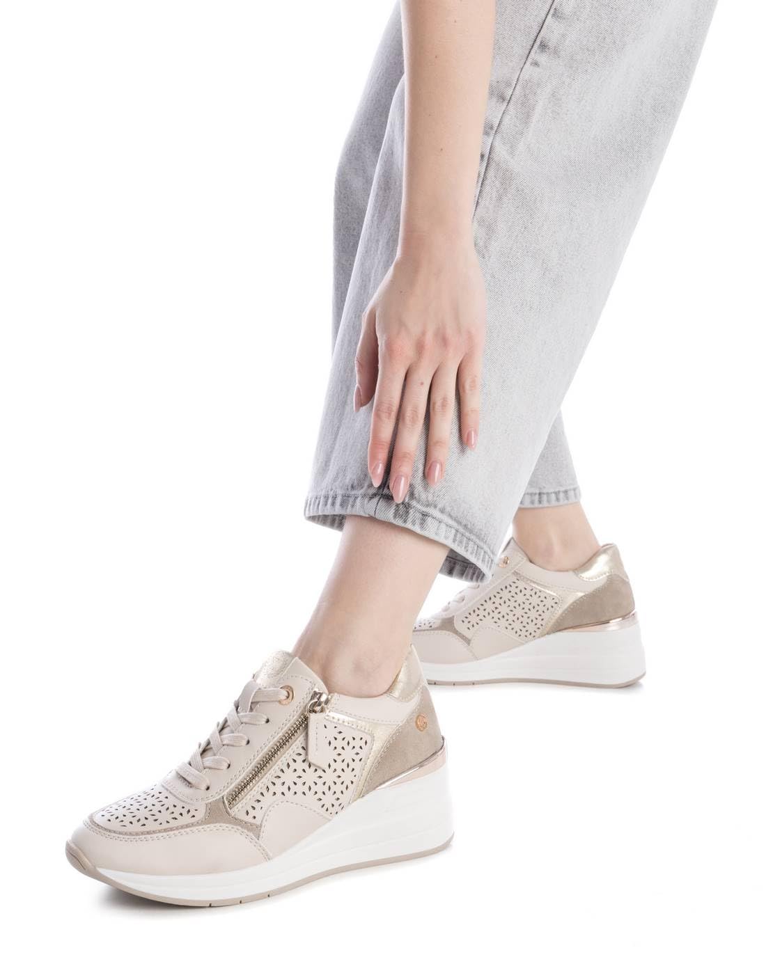 XTI - Zapatilla Mujer - Calzado Cómodo y Versátil - Moda Casual