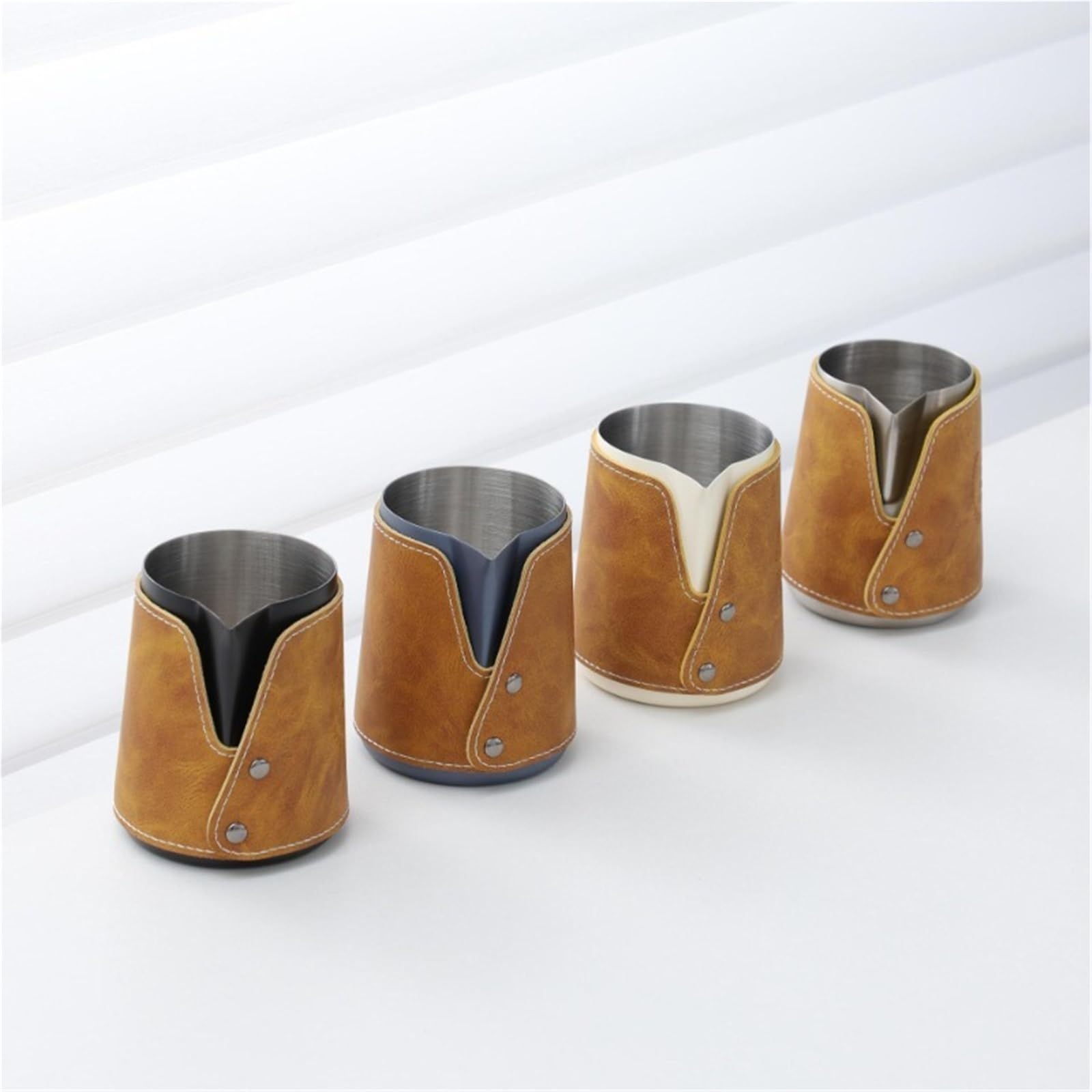 Taza de café con leche 450ML, tanque acero inoxidable, boca puntiaguda, taza espuma espesada, Estuche cuero, herramienta Barista Para Espumar(Black)