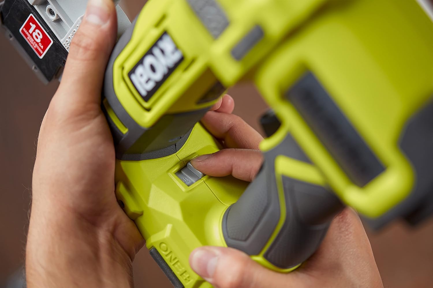 Ryobi R18N18G-0 Groppinatrice 18V ONE+, Tecnologia AirStrike, con Due Modalità d'Uso, Include una Leva di Rilascio per Groppini Inceppati, Groppini 18GA, Batteria Non Inclusa