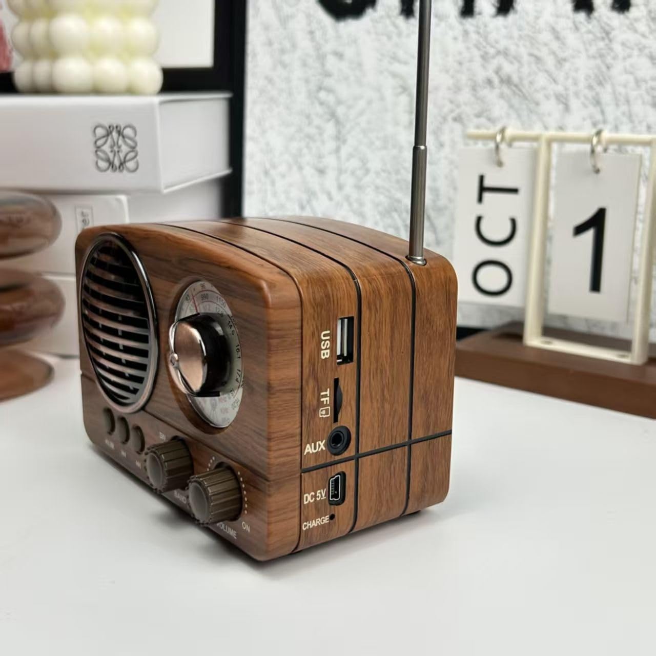 Bolsillo portátil Soy FM Radio, Radio Retro Walnut Wood Battery Operado con la Mejor recepción, Mini Radio Retro con Conector para Auriculares de 3,5 mm, 120 * 64 * 33mm