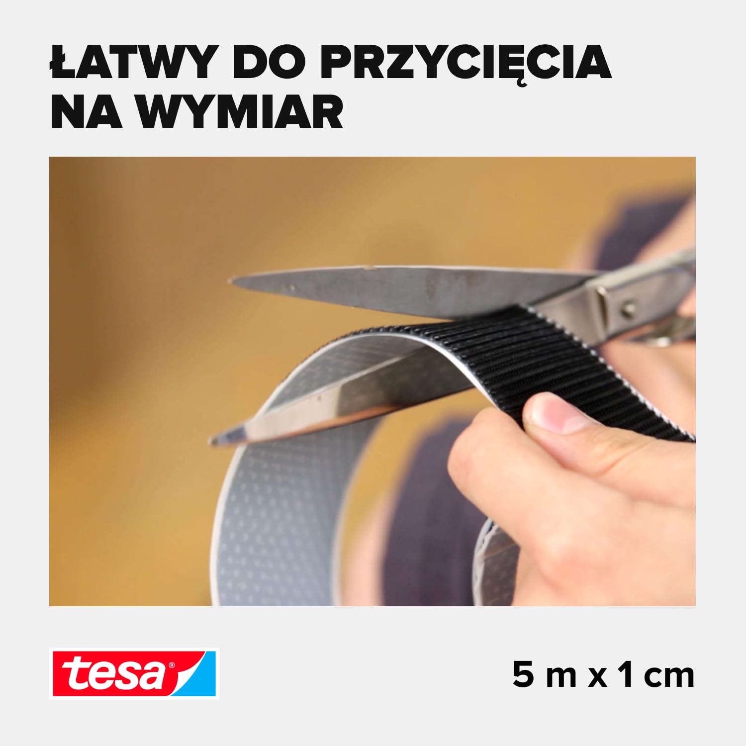Uniwersalna prowadnica kabli tesa® On & Off – idealna do łączenia i porządkowania kabli