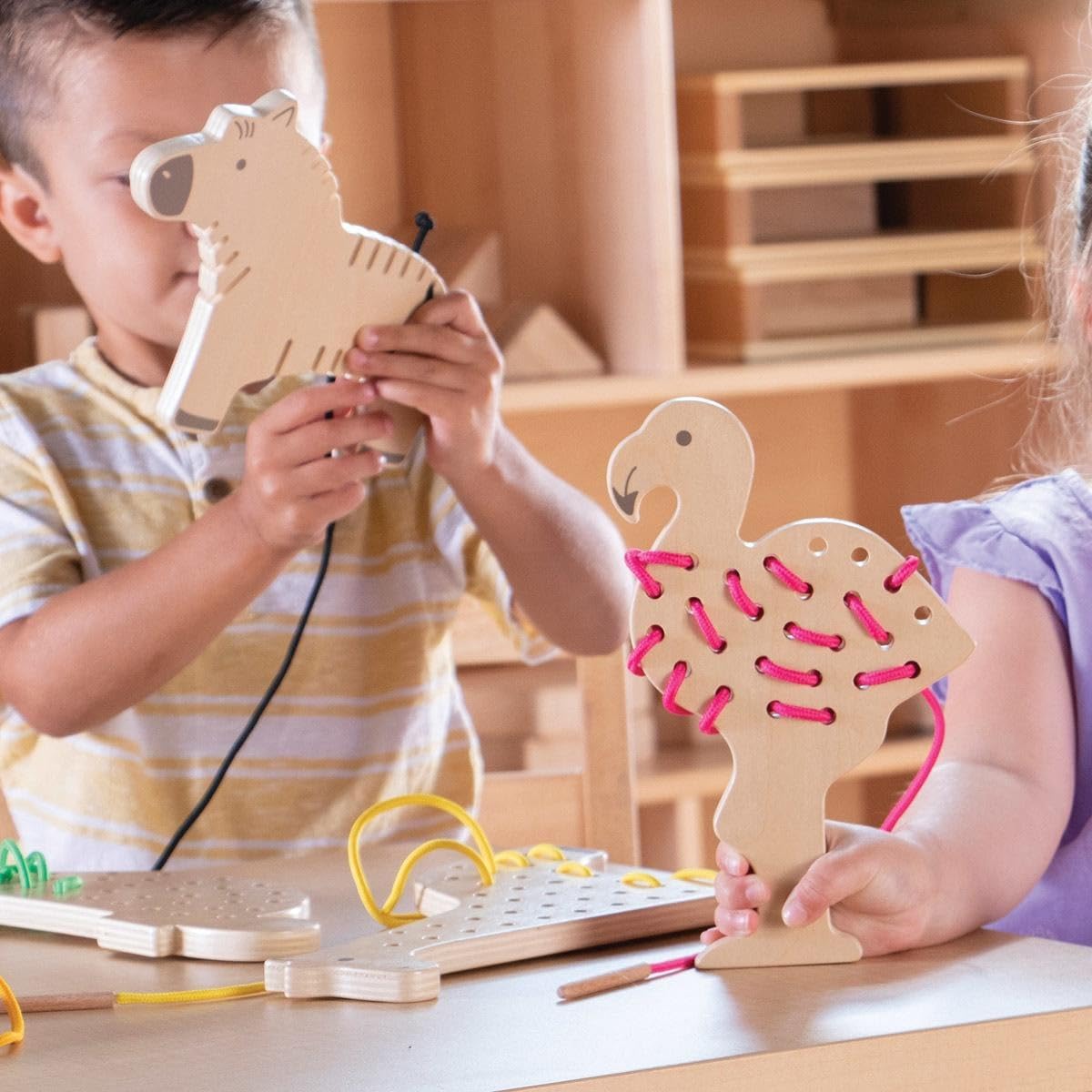 Kaplan Early Learning Safari Wooden Lacing Animals - Set of 5 Animals, Colorful Laces, and Pattern Cards for Creating Realistic or Abstract Patterns - Image 3