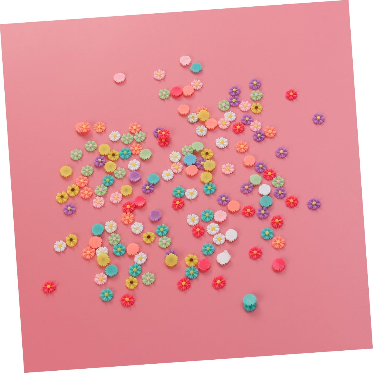 BESTonZON 600 Piezas decoración cabujones de flores de resina suministros de joyería de bricolaje cabujones de flor de margarita Teléfono móvil Decorar Accesorios para el cabello